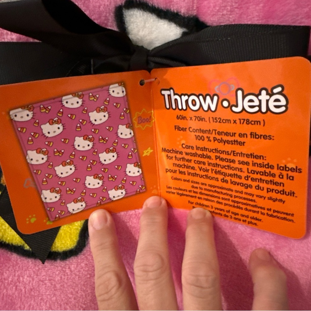 Hello Kitty Blanket/Throw - Picture 4 of 6